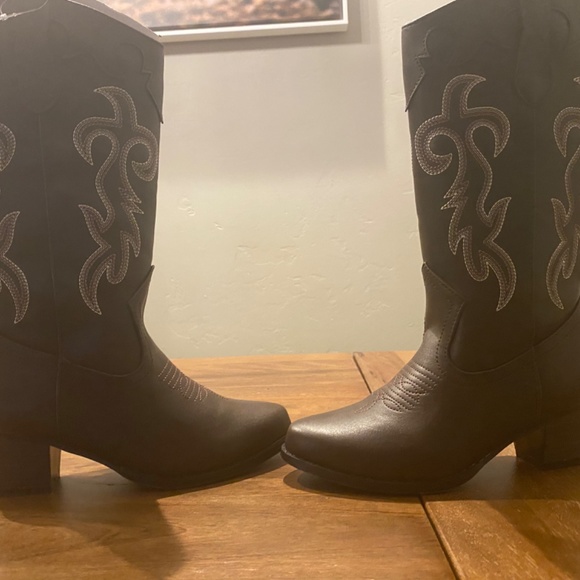 Canyon Trails Women's Classic Pointed Toe Embroidered Western Rodeo Cowboy Boots - Picture 8 of 8